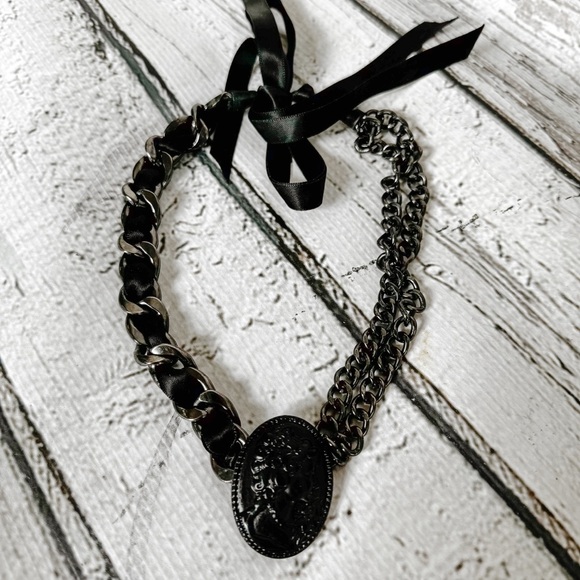 Victorian Black Cameo Heirloom Chain Link WhimsyGoth Choker Necklace w/ Ribbon - Picture 4 of 4